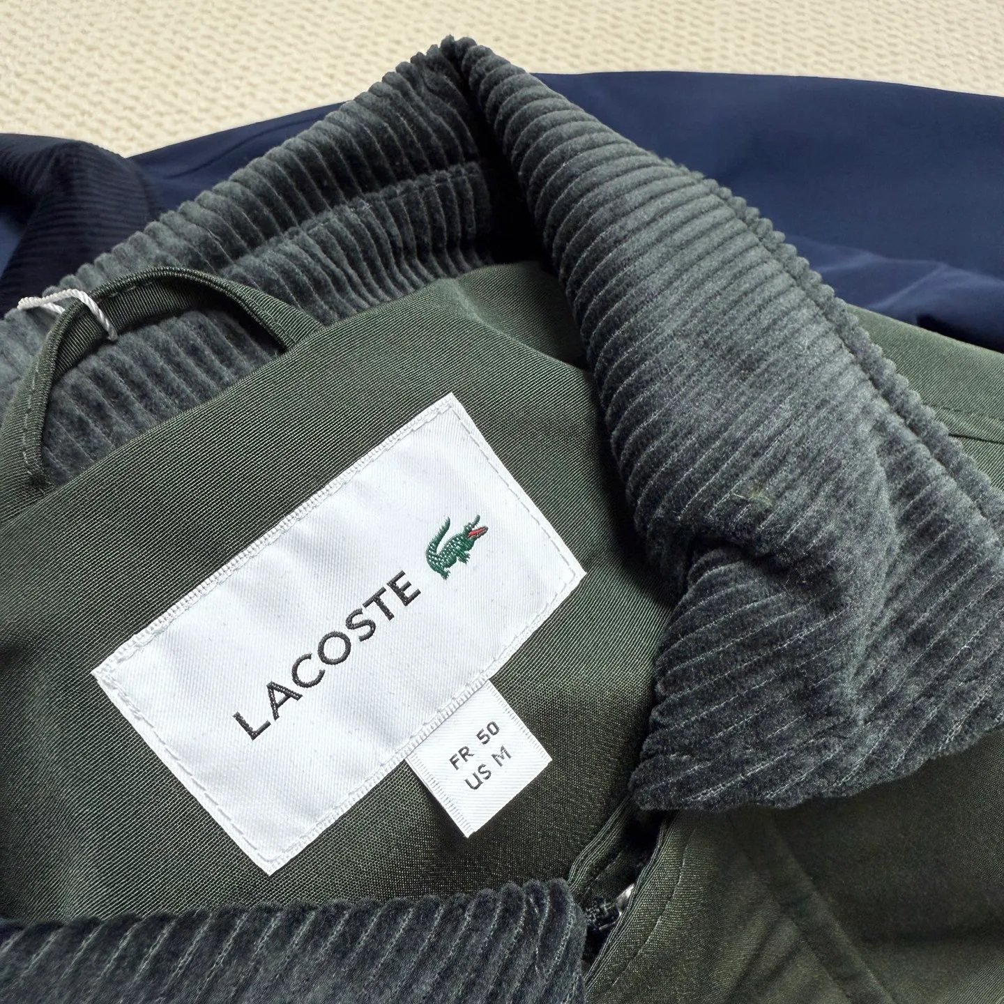 【 Same Style】LACOSTE New Arrival |BH 2544 1600+ Retro ！ ， ！ ！ ， ， ， ！ logo ！ ！ ！ ， ！ ， ， ！ ：Navy Blue Green Size：46，48，50，52 46 116， 65， 49， 58 48 120， 67， 50， 59 50 124， 69， 51， 60 52 130， 71， 53， 62 Size 120 140 46 140 160 48 160 180 50 180 200 52